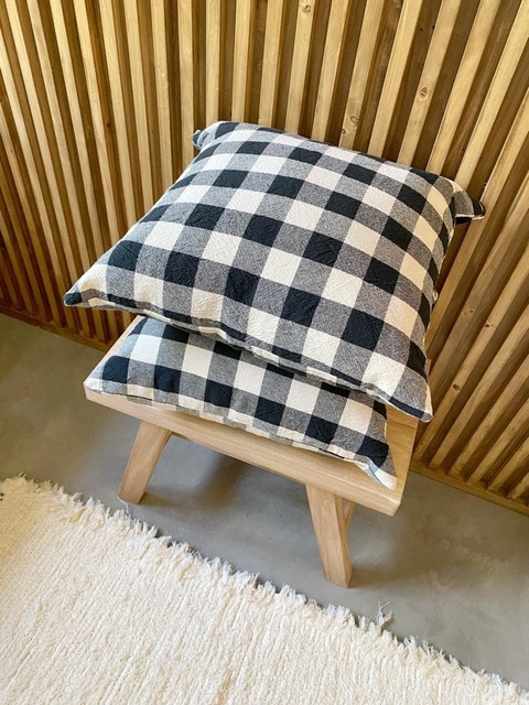 Almohadón Black cuadros - comprar online