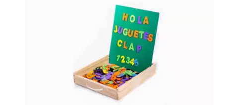 PIZARRA IMANTADA CON LETRAS Y NUMEROS CAJA DE MADERA CLAP