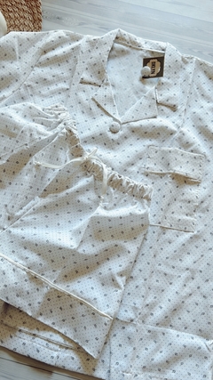 PIJAMA PARIS (Batista blanco con plumitas) - comprar online