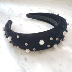 Tiara Luxo Pérolas e Studs - Preta