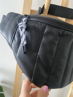 riñonera puffer xxl eco cuero - comprar online