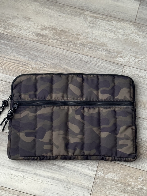 Funda de notebook camuflada