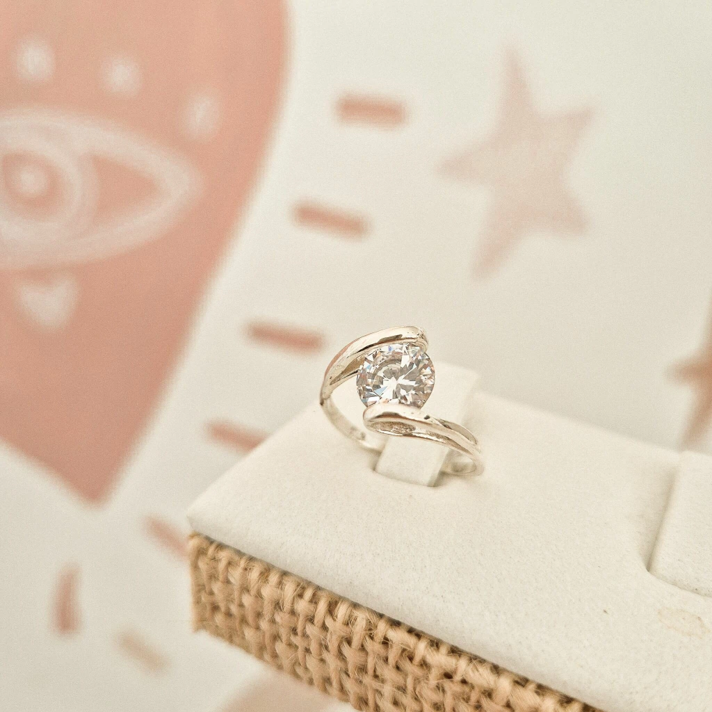 Anillo solitario calado - n14