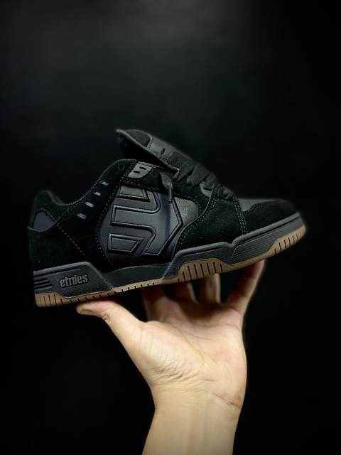 Etnies Fader