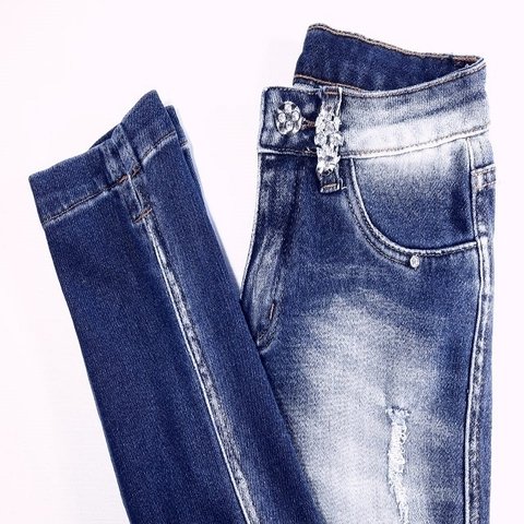 Calça Feminina Jeans Cigarrete Destroyed. A partir de R$ 50,00 " Frete Reduzido" Pague R$ 13,40 - Várias Capitais: Sul,Sudeste e Centro Oeste - comprar online