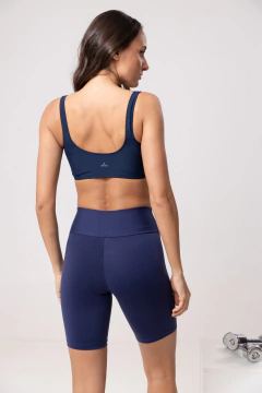 BERMUDA COMPRIDA BASICA AZUL MARINHO na internet