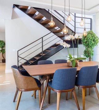 Ambiente Jantar Casa - mesa e cadeira com braço