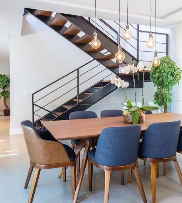 Ambiente Jantar Casa - mesa e cadeira com braço