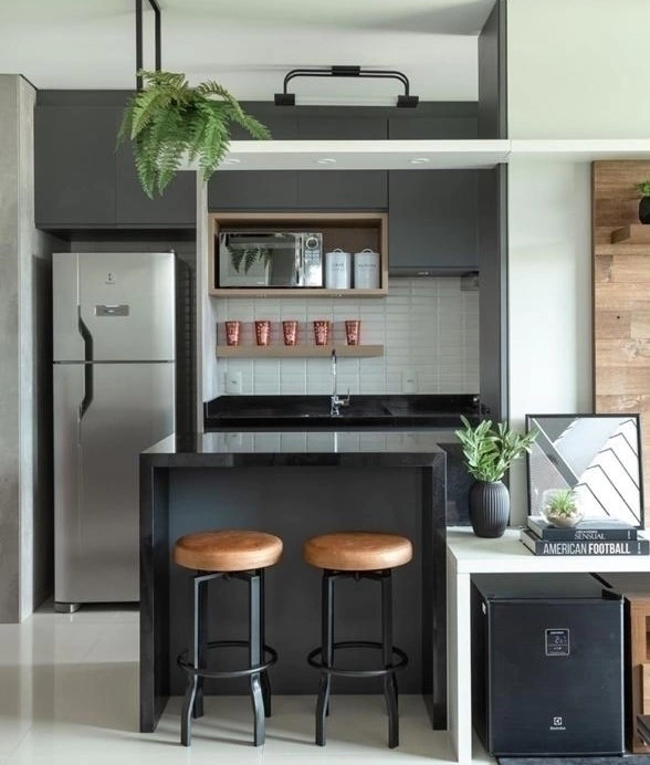 Banqueta Balda Preta Sintético