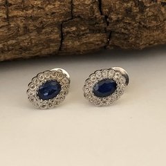 BRINCO OVAL COM SAFIRA E DIAMANTE ♥ OURO 18K - comprar online