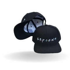 boné-sapiens-company-snapback-aba-curva-black