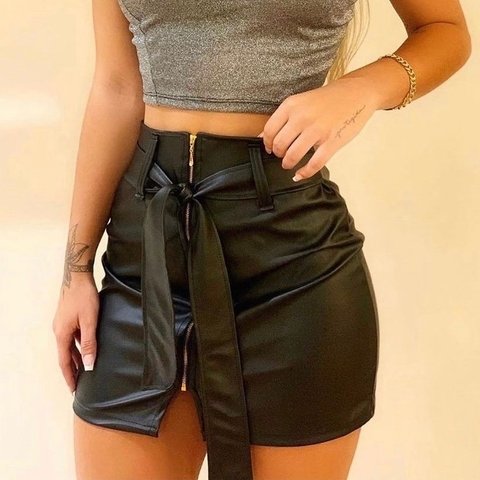 Saia de couro eco fake