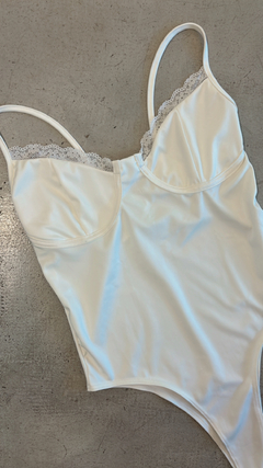 BODY FLOR (BLANCO) en internet