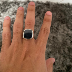 Ohtrys ring with onix stone on internet