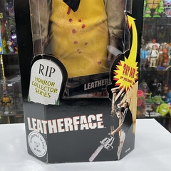 Texas Chainsaw Massacre Leatherface Spencer Gifts en internet