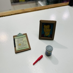The Simpsons Playmates Edna Krabappel en internet