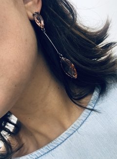 Brinco pedra haste olho