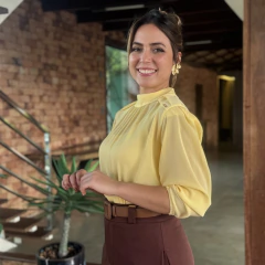 Blusa Josiane (Amarelo) na internet