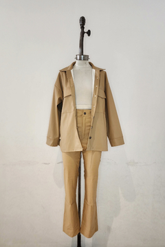Imagen de #3604 Camisaco cuerina con bols tapa y tajos "Gallinea"