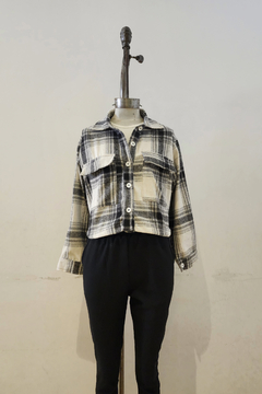 #3673 Camisaco cropped flannel check bolsillos y botones "Genova" - comprar online