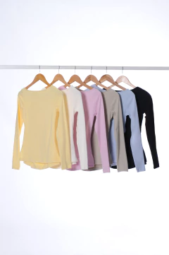 #3211 Remera ribb con lycra ml con frunce y tajos "Lola" - tienda online