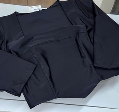 Cropped Prada Preto Manga Três Quartos