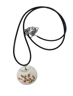 Imagem do Colar Difusor Aromático De Cerâmica Floral 2,0 Cm