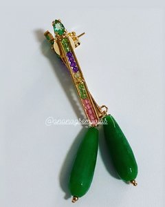 Brinco pedra natural multicolorido banhado a ouro 18k