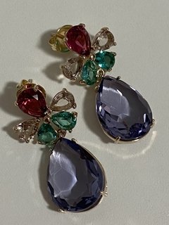 Brinco cristais multicoloridos banhado a ouro 18k