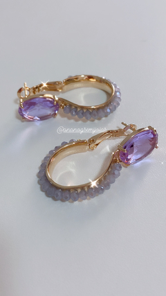 Brinco argola cristais pedra lavanda banho ouro 18k