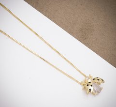 Colar joaninha cristal banhado a ouro 18k
