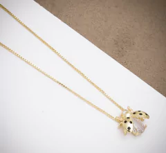 Colar joaninha cristal banhado a ouro 18k