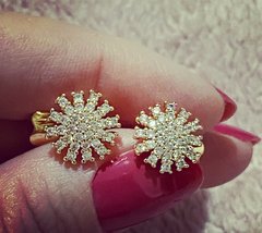 Brinco zirconias banhado a ouro 18k