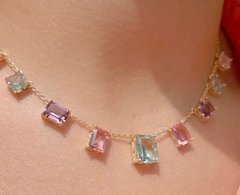 colar cristais coloridos banhado a ouro 18k