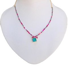 Colares cristais pequenos banhados a ouro 18k