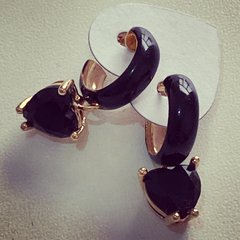 Brinco argola coração preto esmaltado