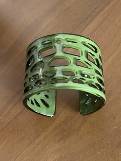 Bracelete acrílico verde