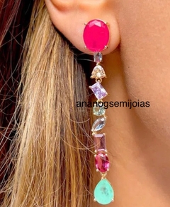 Brinco longo pink pedras coloridas banho 18k
