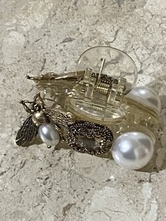Presilha acetato com abelhinha