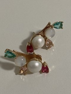 Brinco earcuff Perola e pedras banhado a ouro 18k