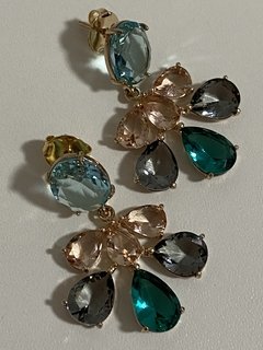 Brinco cristais coloridos banhado a ouro 18k