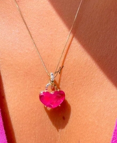 Colar coracao pink banho ouro 18k