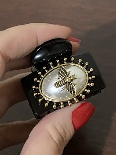 Presilha acetato com abelhinha - comprar online