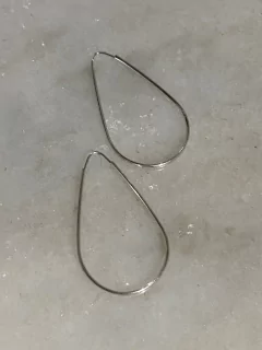 Argola gota prata