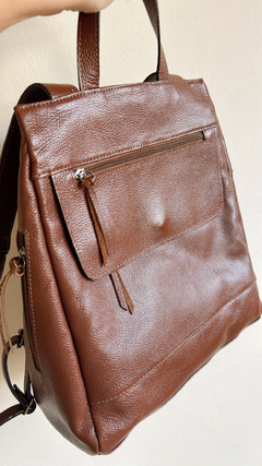 MOCHILA EM COURO