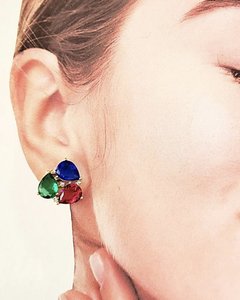 Brinco pedras coloridas banhado a ouro 18k na internet
