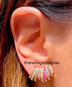 Brinco zirconias coloridas banho ouro 18k - comprar online