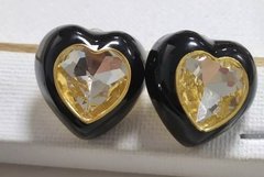 Brinco coração cristal contorno preto esmaltado