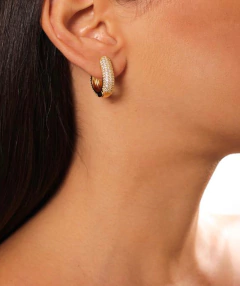 Argola cravejada banho ouro 18k - comprar online