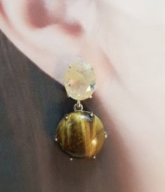 Brinco pedra natural e olho de tigre banhado a ouro 18k - comprar online